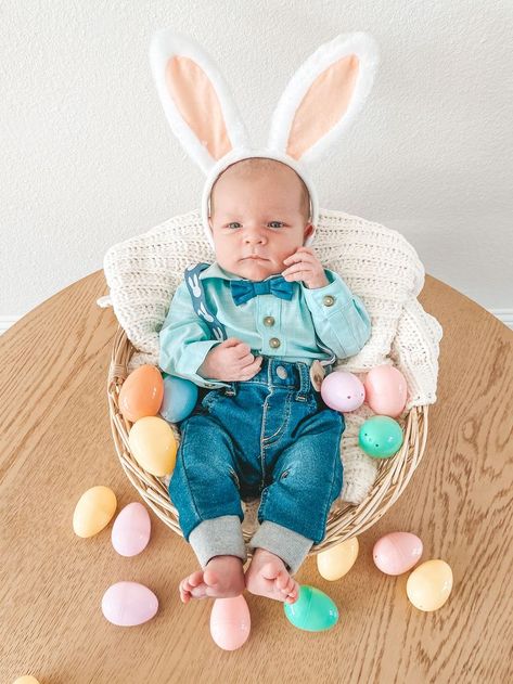 Baby Boy Easter Pictures, Girls Easter Basket Ideas, Newborn Easter Basket, Baby Holiday Pictures, Holiday Baby Pictures, Easter Basket Ideas For Babies, Easter Basket Ideas For Boys, Cute Easter Pictures, Baby Easter Pictures