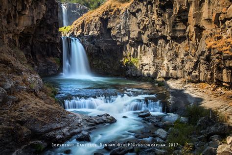 Your Exquisite Oregon Wine And Waterfalls Day Trip Starts Here | That Oregon Life Oregon Waterfall Hikes, Waterfalls In Oregon, Washington Waterfalls, The Dalles Oregon, California Waterfalls, Pacific Coast Road Trip, Oregon State Parks, Oregon Life, Explore Oregon