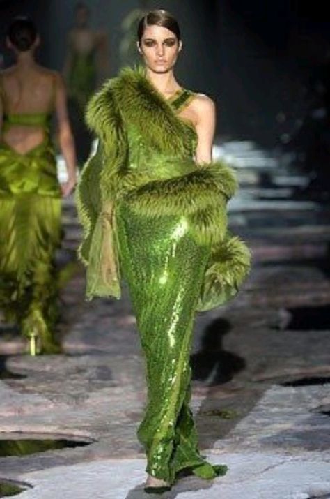 Green Evening Gowns, Green Dresses, Couture Mode, Beautiful Gowns, Green Fashion, Couture Fashion, Tom Ford, Runway Fashion, Green Dress