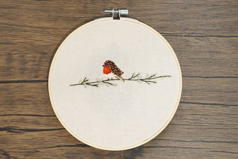 Embroidery Birds Simple, Hand Embroidery Patterns Free Printable, Robin Embroidery, Christmas Hand Embroidery, Feather Embroidery, Hand Embroidery Patterns Free, Christmas Embroidery Patterns, Diy Embroidery Kit, Lansing Mi