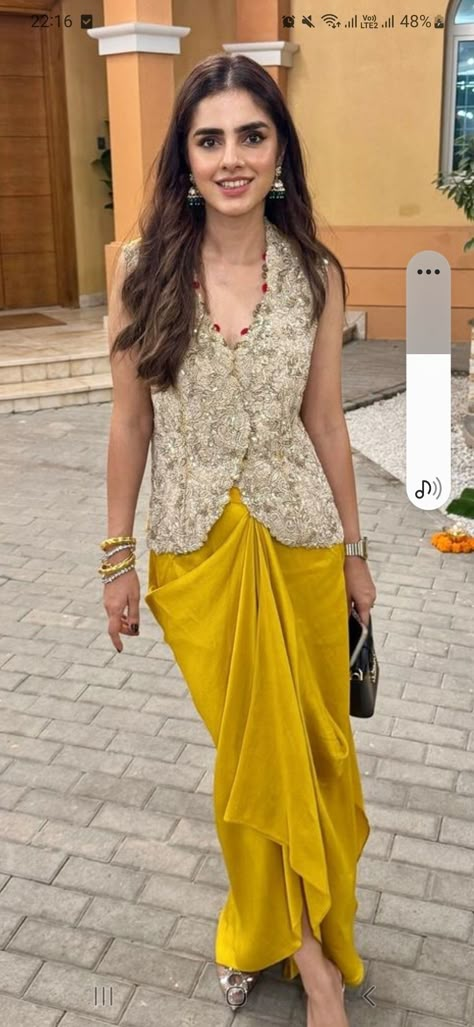 Indowestern Mehendi Outfits, Outfit Ideas For Mehendi Function, Fusion Outfits Indian, Haldi Dhoti Outfit, Fusion Indian Wear, Modern Nauvari Look, Draped Skirt Indian Outfit, Draped Skirt Outfit Western, Ethnic Fusion Outfits