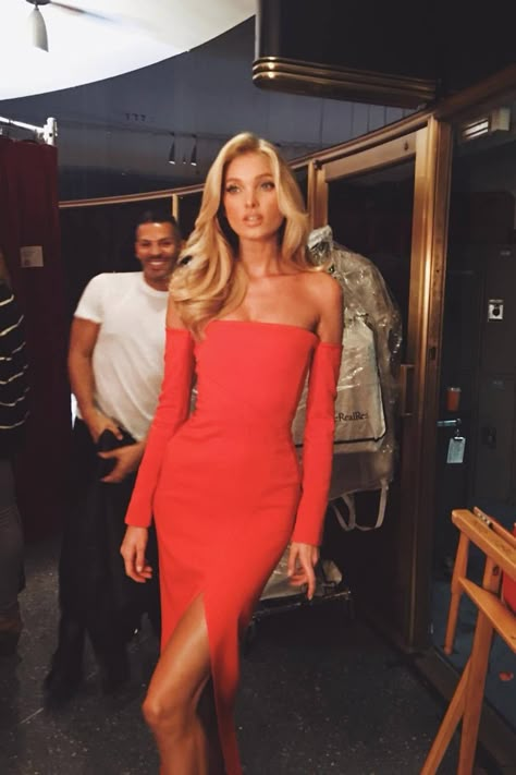 Looks Pinterest, Romee Strijd, Looks Party, Elsa Hosk, Stylish Party Dresses, Column Dress, Dress Classy, Looks Street Style, Red Dresses