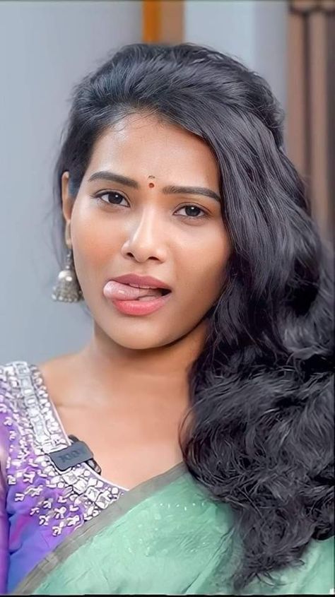 Divya Duraisamy, Indian Long Hair Braid, Beautiful Dresses Short, Beautiful Figure, Face Images, Beautiful Women Over 40, Beautiful Lips, Beautiful Long Hair, Indian Actress Hot Pics