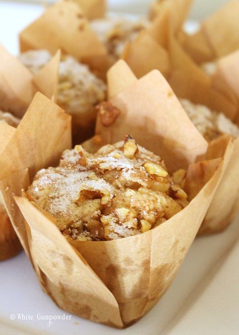 Pear Muffins Recipes, Pear Recipes Easy, Muffins For Breakfast, Pear Muffins, White Chocolate Muffins, Pecan Muffins, Walnut Muffins, Apple Cinnamon Bread, Coconut Muffins