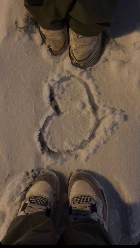 #snow #heart #friends #picideas Snow Friends Aesthetic, Snow Friends, Winter Frost, Lucid Dreaming, Winter Pictures, Best Friend Pictures, Pic Ideas, Friend Pictures, Vision Board