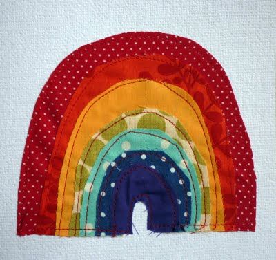 rainbow shout outs - A girl and a glue gun Red Pepper Quilts, Stitching On Paper, Rainbow Fabric, Weekend Crafts, Diy Bags Patterns, Free Motion Embroidery, Rainbow Crafts, Small Sewing Projects, Easy Sewing Patterns