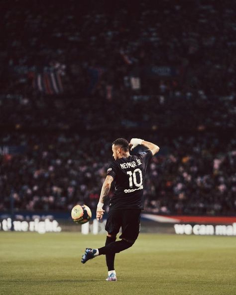 NJ 🇧🇷 on Instagram: “Saudade ⚽️” | Neymar jr, Neymar, Neymar football Neymar Psg, Cristiano Ronaldo Juventus, Messi Videos, Football Players Photos, Neymar Jr Wallpapers, Soccer Photography, Neymar Football, Football Players Images, Football Photography