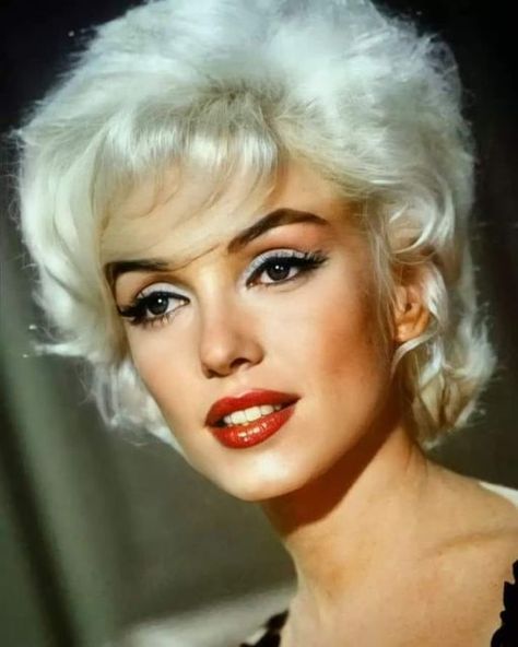 Marilyn Monroe Makeup, Marilyn Monroe 1962, 50s Makeup, Marilyn Monroe Portrait, Marilyn Monroe Photos, Norma Jeane, Golden Age Of Hollywood, Glam Makeup, Beauty Secrets