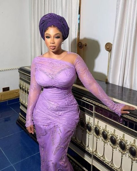 Stunning And Best Asoebi Gown Styles For Party. Lavender Asoebi Lace Styles, Lace Gown Styles Aso Ebi For Plus Size, Plus Size Asoebi Styles, Asoebi Styles For Plus Size Women, Burgundy Asoebi, Lace Asoebi Gown Styles, Plus Size Asoebi Lace Styles, Modest Asoebi Lace Styles, Cord Lace Gown Styles Aso Ebi