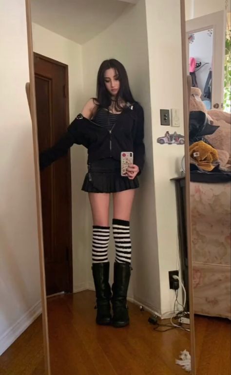 Camille Roth, Goth Angel, Egirl Fashion, Alt Outfits, Random Aesthetic, Aesthetic Grunge Outfit, Alt Fashion, Alternative Outfits, Edgy Outfits