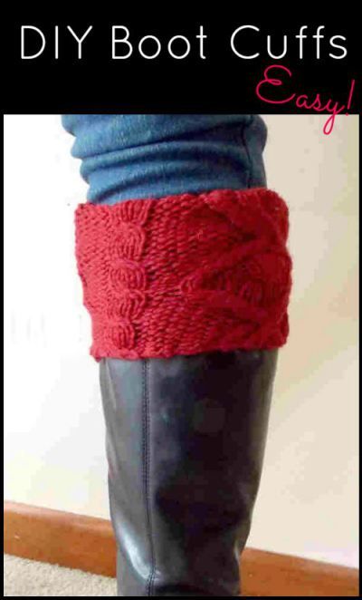 Easy DIY Boot Cuffs from an old sweater! No knitting or crochet required. A FiberArtsy.com tutorial Diy Boot Cuffs, Knitting Diy Easy, How To Make Boots, Sweater Tutorial, Knitting Diy, Diy Sweater, Diy Fabric Crafts, Boot Toppers, Old Sweater