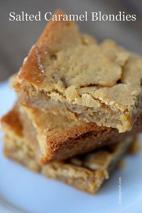 Salted Caramel Blondies Recipe, Caramel Blondies, Desert Bars, Caramel Blondie, Caramel Delights, Cheesecake Brownie, Brownies Cookies, Sweet Time, Blondies Recipe