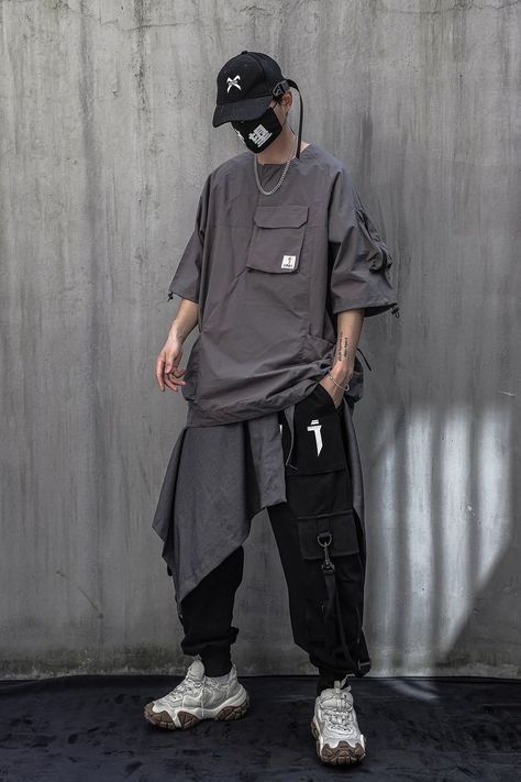 Japanese Outfits Street Style, Japanese Streetwear Mens, Cargo Pocket Design, Techwear Shirt, Casual Techwear, Techwear Men, Japanese Mens Fashion, Techwear Outfits, Special Clothes