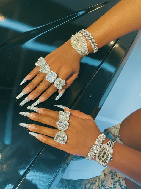 Keyshia Ka Oir, Expensive Jewelry Luxury, Gucci Mane, Dope Jewelry, Expensive Jewelry, Stacked Jewelry, Girly Jewelry, Long Acrylic Nails, Jewelry Inspo