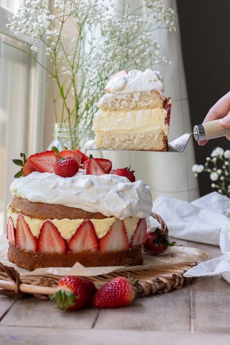 Strawberries and Cream Cake | Fresh Bean Bakery Strawberries And Cream Cake, Brunch Cake, Summer Baking, Berry Cake, Summer Cakes, Pie Cake, Vanilla Pudding, Bakery Recipes, Dessert Cupcakes