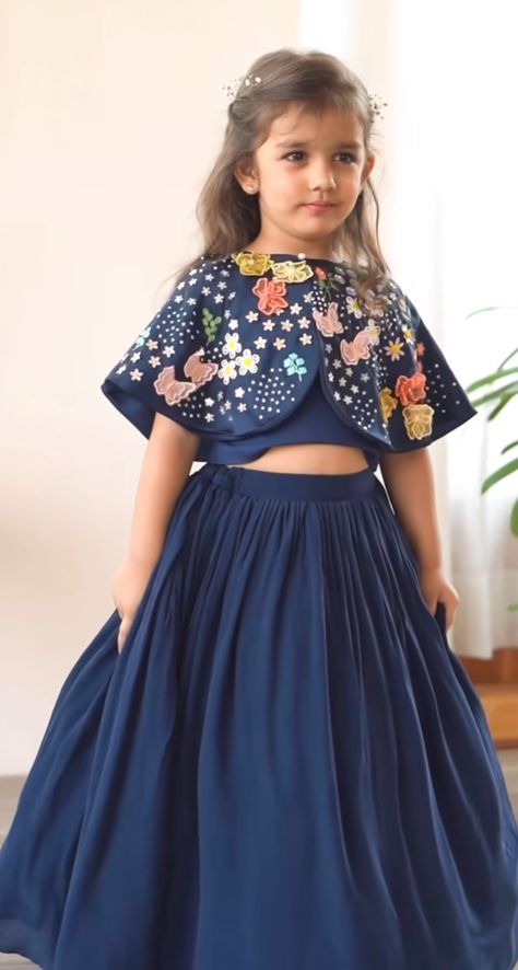 Kids Indian Wear Designer, Kids Lehanga Design Indian Dresses, Baby Girl Lehenga Designs, Ethnic Wear For Kids Girl, Lehenga Blouse Designs For Kids, Lehenga Designs For Kids, Kids Ethnic Wear Indian, Princess Clothing