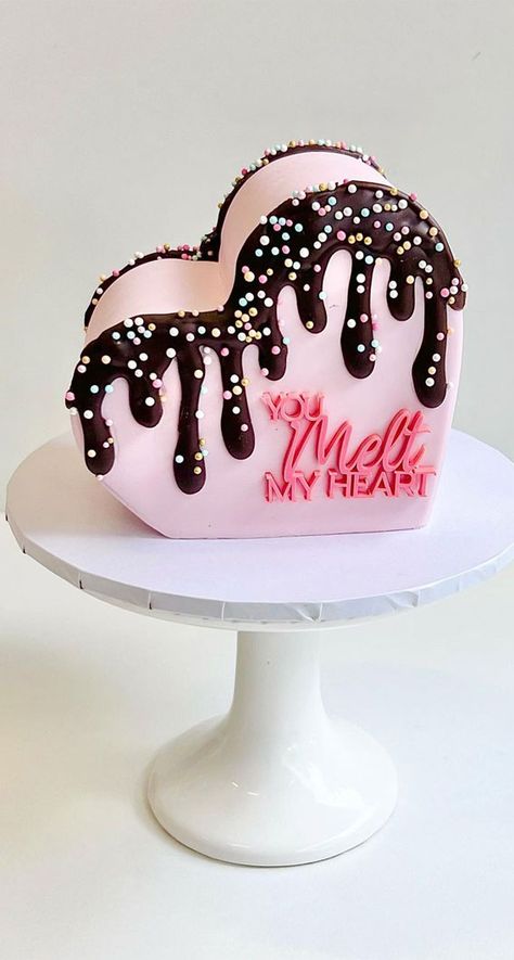 Heart Cake Valentines, Valentines Day Heart Cake, Cake Valentines Day, Valentines Cakes And Cupcakes, Chocolate Heart Cakes, Heart Cake Design, Shaped Cakes, Melt My Heart, Cake For Husband