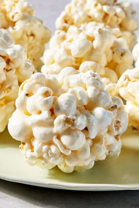 Best Ever Popcorn Balls Old Time Popcorn Balls, Popcorn Ball Recipes Easy, Vegan Popcorn Balls, Recipe For Popcorn Balls, Mini Popcorn Balls, Chewy Popcorn Balls Recipe, Diy Popcorn Balls, Old Fashion Popcorn Balls Recipe, Healthy Popcorn Balls