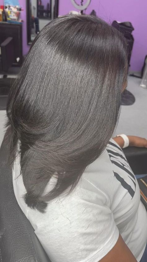 Healthy hair that you can see 🤗🤗 Silkkk press with layers @hairbykiyagee ☺️ | Natural hair styles, Silk press natural hair, Straight hairstyles Silk Press Natural Hair Straight, Hair Styles Silk Press, Silk Press With Layers, Burgundy Natural Hair, Long Relaxed Hair, Silk Press Hair, Pressed Natural Hair, Wigs Curly, Silk Press Natural Hair