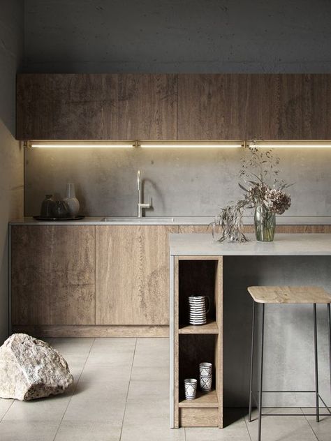 a minimalist plywood kitchen with sleek cabinets, a concrete backsplash and countertops plus a concrete kitchen island Concrete Kitchen Island, Plywood Kitchen, Japandi Interior, Concrete Kitchen, Kitchen Light, Interior Kitchen, Tile Flooring, Kitchen Room Design, Minimalist Kitchen