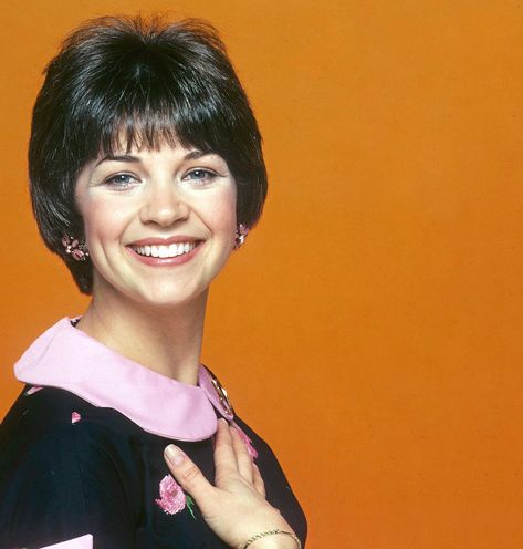 CINDY WILLIAMS 1947-2023: FAREWELL TO A TV FAVORITE Cindy Williams, Laverne & Shirley, James Garner, American Graffiti, Will And Grace, Barbra Streisand, Child Life, Important Facts, Save Her