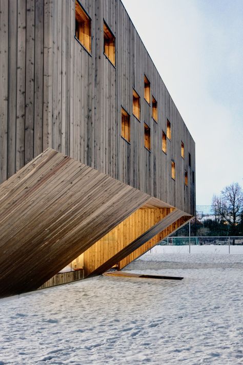 Fagerborg Kindergarten by Reiulf Ramstad Arkitekter / RRA  #architonic #nowonarchitonic #interior #design #furniture #architecture #facade #kindergarden kids #garden #wood #oslo #norway Architecture Cool, Contemporary Nursery, Wood Facade, Kindergarten Design, Wooden Architecture, Wood Architecture, Space Architecture, Architecture Exterior, Facade Architecture