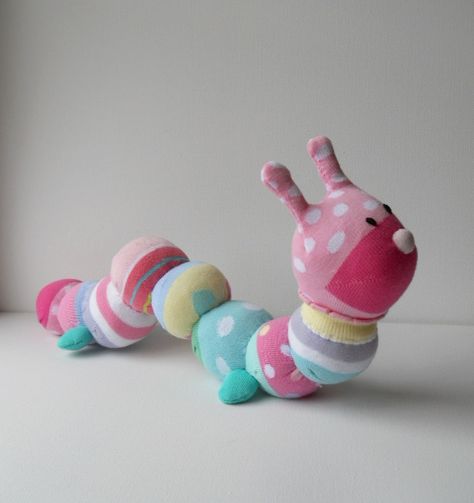 Sock Caterpillar, Sock Animals Diy, Diy Sock Toys, Caterpillar Craft, Sock Doll, Sock Dolls, Sock Toys, Sock Crafts, Diy Socks