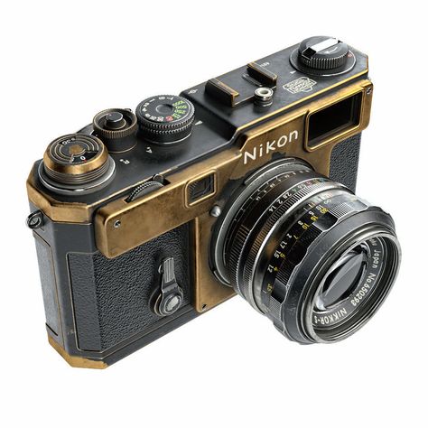 Old Vintage Camera, Nikon Film Camera, Vintage Camera Lens, Nikon Cameras, Fotocamere Vintage, Gopro Photography, Vintage Film Camera, Nikon Camera, Camera Video