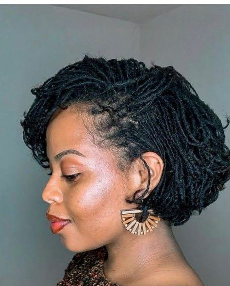 Sisterloc Bob Styles, Microlocs Bob Cut, Microlocs Bob, Microloc Updo Hairstyles, Style Microlocs, Sisterlocs Hairstyles For Women, Microloc Hairstyles, Sister Locks Hairstyles, Sisterlocks Styles Updo