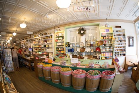 Discover a simpler era when you visit one of these old-fashioned general stores… Vintage Grocery Stores, Cracker Barrel Gift Shop, Virginia Aesthetic, Historic Virginia, Williamsburg Vacation, Travel Virginia, Community Activity, Old General Stores, Fudge Shop