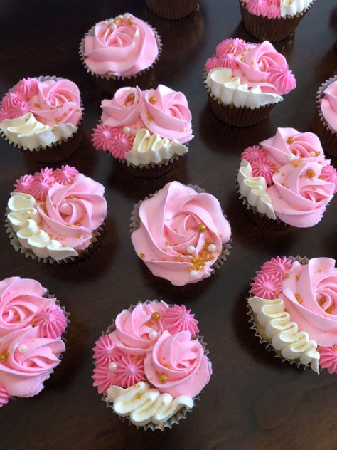 Pink Girly Cupcakes, Hot Pink Cupcakes Birthday, Pretty Pink Cupcakes, Pink Cupcakes Birthday, Hot Pink Cupcakes, Birthday Cupcakes For Women, Easy Cupcakes Decoration, Eid Cake, Valentines Baking