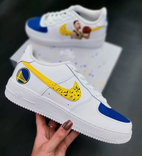 Warrior Shoes, Stephen Curry Shoes, Custom Sneakers Diy, Warriors Stephen Curry, Diy Sneakers, Basketball Shoes For Men, Jordan 13 Shoes, Jordan Shoes Retro, Custom Nike Shoes