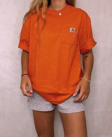 Simple Tee Outfit, Granola Girl Outfits, Cozy Clothing, Clothing Finds, Orange Outfit, Lazy Outfits, Lazy Day Outfits, Orange T Shirts, Thrift Finds