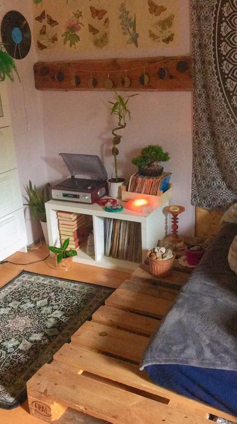 Granola Dorm Room, Spiritual Room Decor, Industrial Home Decor, Maximalist Home, Tropical Home, Hippy Room, Home Decor Minimalist, Industrial Home, Dekorasi Kamar Tidur