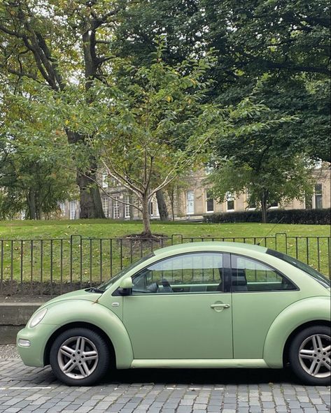 Green Punch, Green Bug, Green Beetle, Volkswagen Beetle Convertible, Vw New Beetle, Bug Car, Volkswagen New Beetle, Car Deco, Beetle Car