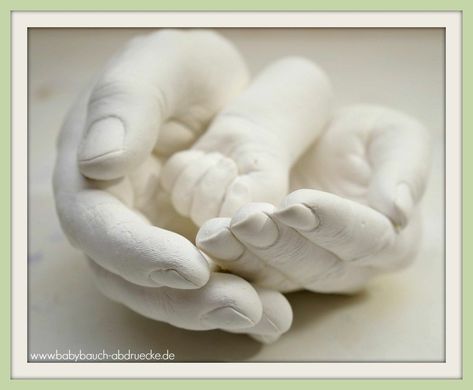 Hand Casting Ideas, Family Hand Casting, 3d Casting, Baby Hand And Foot Prints, Plaster Hands, Life Casting, Baby Cast, Hand Casting, Mom Dad Baby