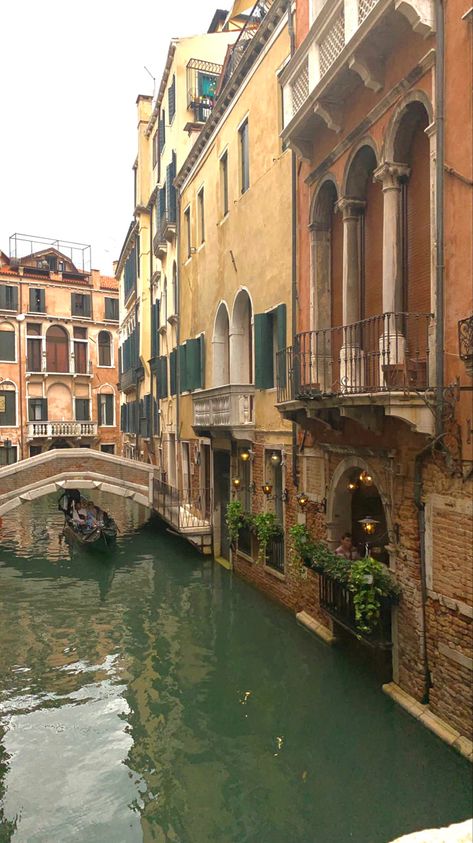 Old Italian Architecture, Italian Neighborhood Aesthetic, Italian Buildings Architecture, Italian Town Aesthetic, Italy Buildings, Italian City, Minecraft Venice, Italian Buildings, Italian Houses Exterior