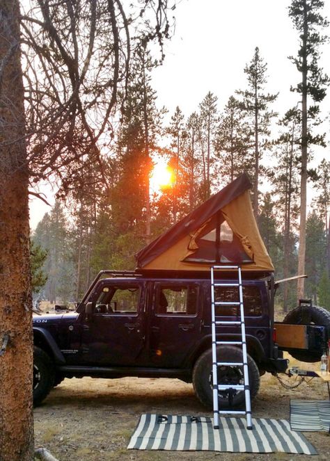 Jeep Van Life, Camping Truck Ideas, Jeep Wrangler Camping, Camping Jeep, Van Life Aesthetic, Camping Truck, Zelt Camping, Road Trip France, Jeep Camping