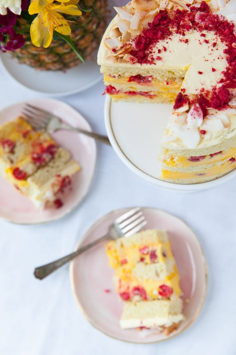 Passion Fruit Layer Cake, Coconut Passion Fruit Cake, Passion Fruit Coconut Cake, Coconut Passionfruit Cake, Fruit Cake Flavors, Cute Fruit Cake, Passionfruit Cake Recipe, Passion Fruit Cake Recipe, Passion Fruit Dessert Ideas