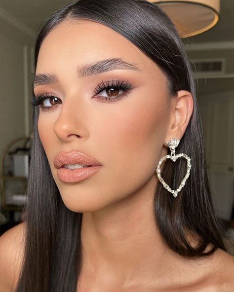 Eye Makeup With Winged Eyeliner, Nikki Wolff Makeup, Bridal Makeup Inspo Brown Eyes, Soft Glam Makeup Brunette Brown Eyes, Bridesmaid Makeup Navy Dress, Makeup For Forest Green Dress, Cool Tone Bridal Makeup, Wedding Makeup Dark Hair, Makeup Looks Classy