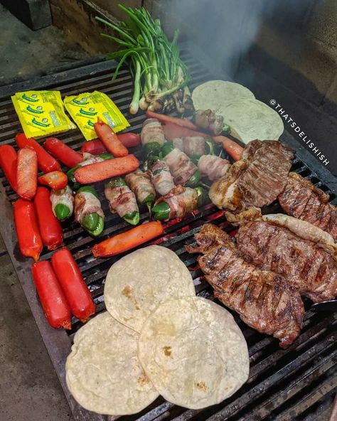 Mexican Snacks, Griddle Recipes, Carne Asada, Mexican Food Recipes Authentic, Food Snapchat, Bbq Recipes, Pot Roast, Aesthetic Food, Mexican Food Recipes