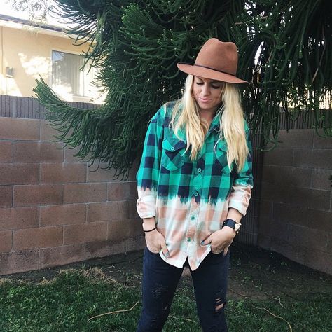 DIY Bleached Flannel | Camel Fedora |Fashion Blogger Diy Bleached Flannel, Flannel Diy, Bleach Shirt Diy, Fedora Fashion, Bleached Flannel Shirt, Bleached Flannel, Urban Fashion Editorial, Diy Fashion Trends, 90s Urban Fashion