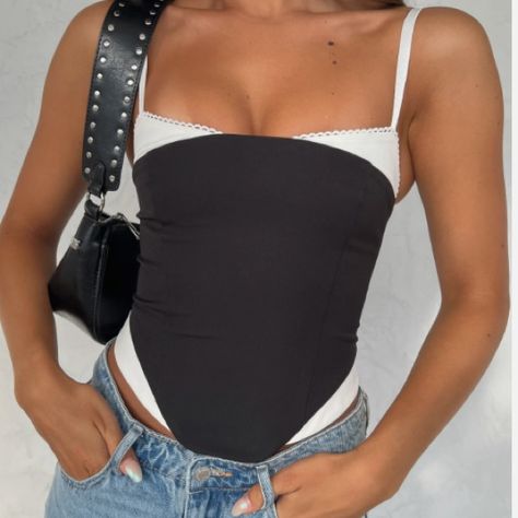 White Fox Feel The Spark Bustier Top In Black Size M New With Tags! Summer Bar Outfits, Cute Going Out Outfits, Go Out Outfit Night, Bar Outfits, Bar Outfit, White Fox Boutique, The Spark, Boutique Tops, Lace Cami