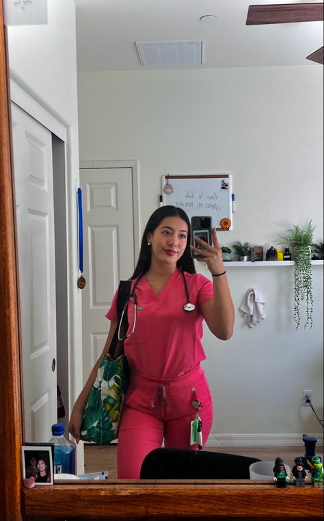 Nurse Fashion Scrubs, Nursing School Inspiration, Medical Scrubs Outfit, Medical School Life, Nurse Inspiration, Nurse Aesthetic, Pink Scrubs, Cute Scrubs, Scrubs Outfit