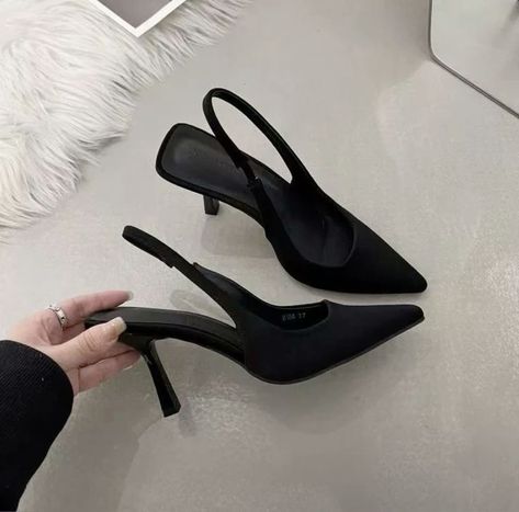 Elegant Shoes Heels, Hak Tinggi, Fashion Shoes Heels, Shoes Heels Classy, Cute Shoes Heels, Classy Shoes, Heels Classy, Fancy Shoes, Girly Shoes