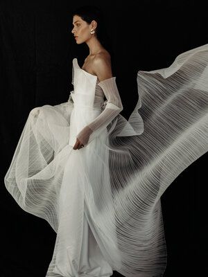 Bridal Sleeves, Baju Kahwin, Pleated Tulle, Autumn Bride, Tulle Sleeves, Modern Bridal, Mode Inspo, Wedding Dress Inspiration, Modern Bride