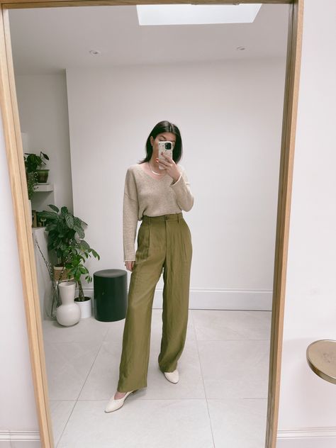 Wideleg Pants Outfit, Wide Leg Trousers Outfit Work, Khaki Trousers Outfit, Trousers Outfit Work, Camel Pants Outfit, Leg Trousers Outfit, Style Wide Leg Trousers, Wide Leg Trousers Outfit, Slacks Outfit