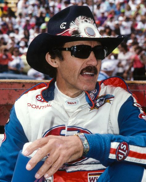 Richard Petty Wallpaper, Nascar Pictures, Nascar Photography, Richard Petty Cars, Legend Images, Richard Petty, Nascar Wrecks, King Richard, Nascar Drivers