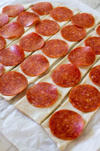 Pepperoni Pizza Rolls Recipe, Pepperoni Dishes, Wv Pepperoni Rolls Recipe, Pizza Eggrolls, Easy Pepperoni Rolls, Pepperoni Rolls Recipe, Pizza Roll Ups, Pepperoni Bread, Pepperoni Recipes