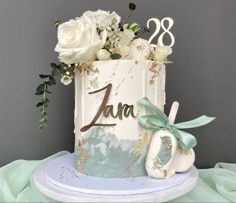 Elegant Drip Cake For Women, Classy 21st Birthday Cake, Rustic Birthday Cake, Birthday Cake For Women Elegant, Cake For Women, Twin Birthday Cakes, Special Birthday Cakes, 21st Cake, Beautiful Cake Designs